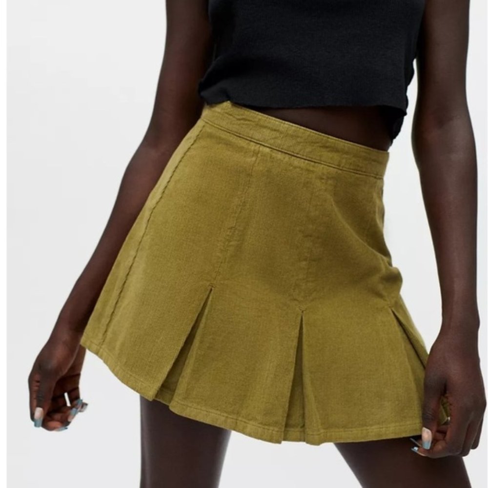 BDG Urban Outfitters Pleated Corduroy Mini Skirt Size M